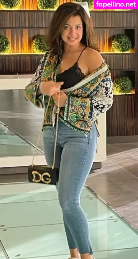 Mona Farouk OnlyFans Thumbnail #nOeHKi04sB