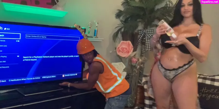 Monaazar OnlyFans Thumbnail #5CfpZK9IBr