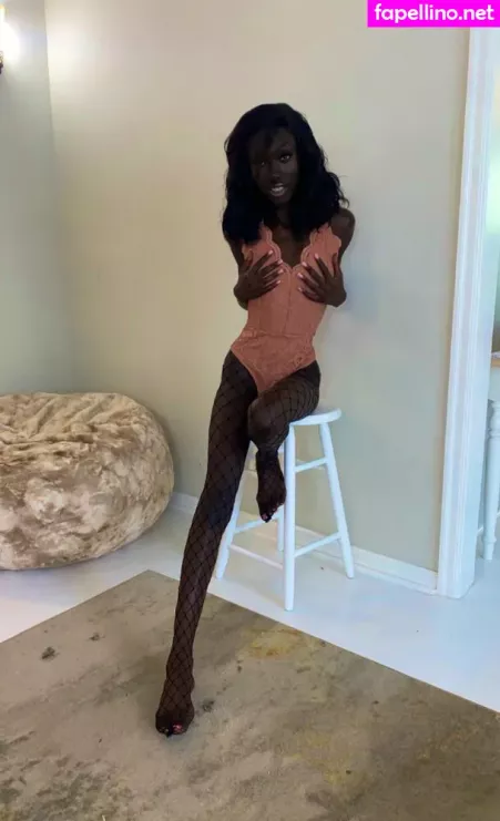 Monamonhoe OnlyFans Thumbnail #bNfn0HJV2X