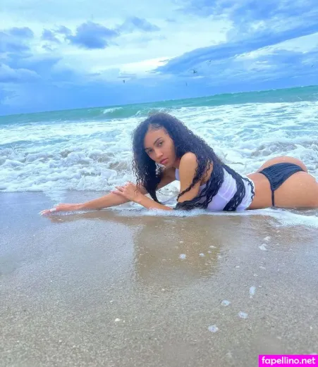 Moneyy Momo OnlyFans Thumbnail #t9kNfYubGr