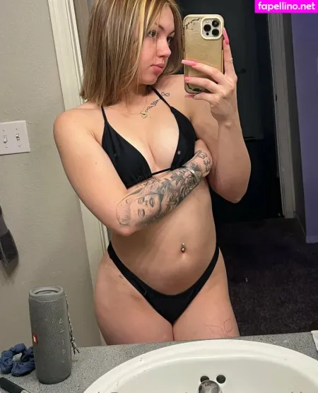 Monicamoore69 OnlyFans Thumbnail #Gq6HKWHOsa