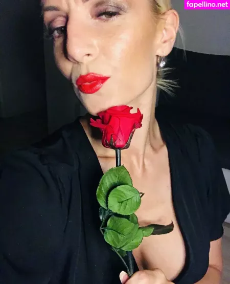 Monicasaintxxx OnlyFans Thumbnail #aW0P28tUia