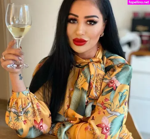 Monicasuarez OnlyFans Thumbnail #0V1WZw9hmn