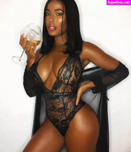 Monifa Jansen OnlyFans Thumbnail #nffCKgldLs