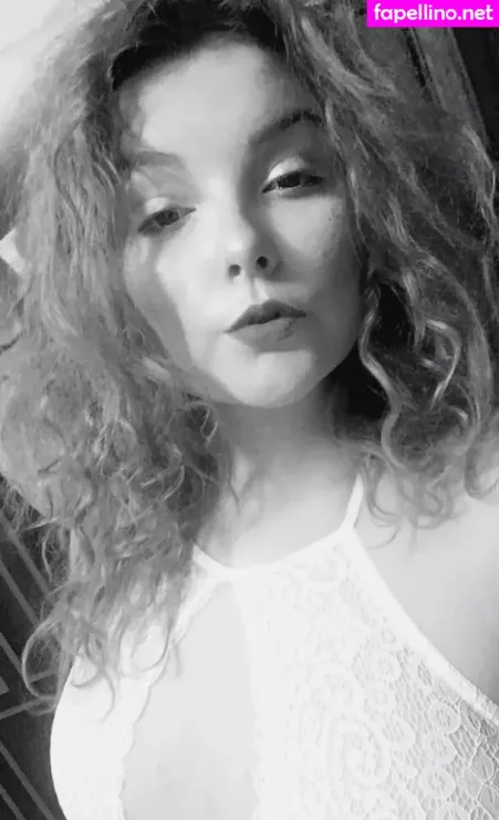 Moniiquefox OnlyFans Thumbnail #6ILvrBjyUs