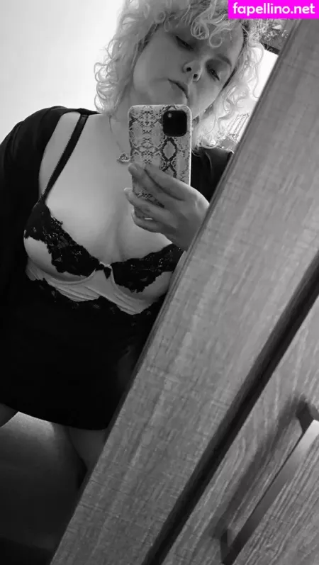 Moniiquefox OnlyFans Thumbnail #A0lN4FJBKG