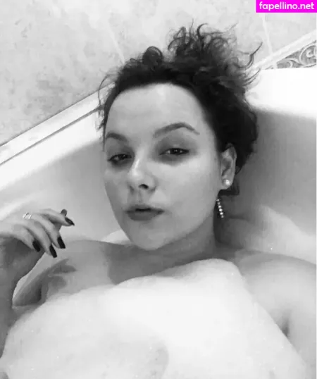 Moniiquefox OnlyFans Thumbnail #LcheaeKTwM