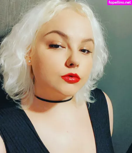 Moniiquefox OnlyFans Thumbnail #SyKA3urceW