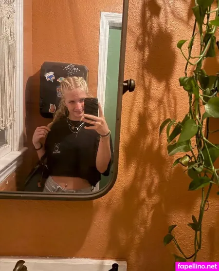 Monikaisfinny OnlyFans Thumbnail #wZd5Axm3e9