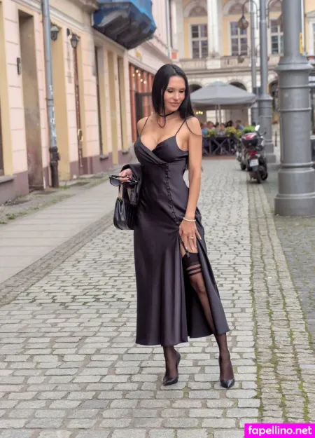 Moniq25 OnlyFans Thumbnail #D0VW7BO4D0