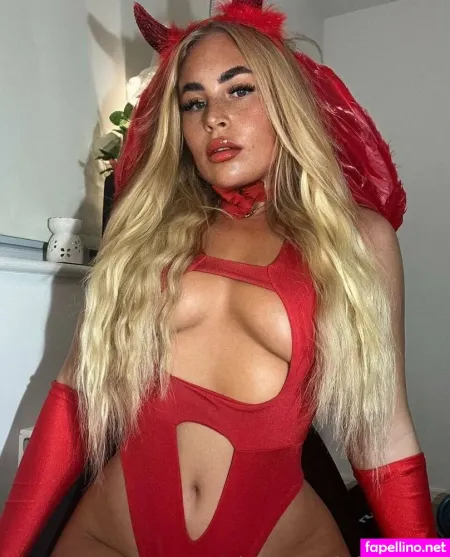 Moniquelatin OnlyFans Thumbnail #9qTPe5fQYE