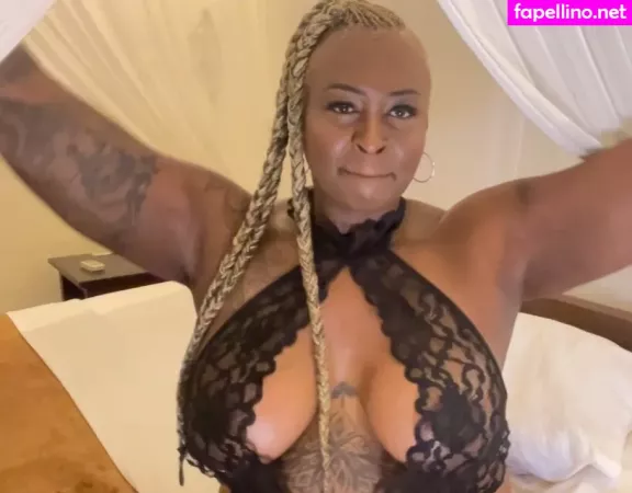 Monna White OnlyFans Thumbnail #EPehfJbQ24