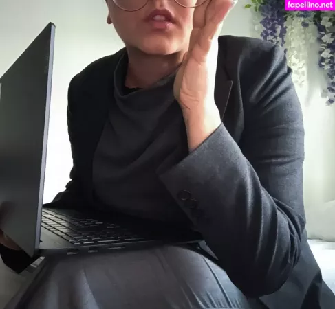 Monoetitangee OnlyFans Thumbnail #HRtBzsBope