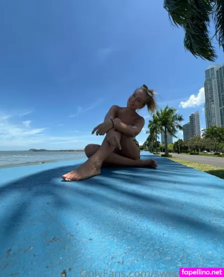 Monroeglam OnlyFans Thumbnail #Nq65ZzJIfO