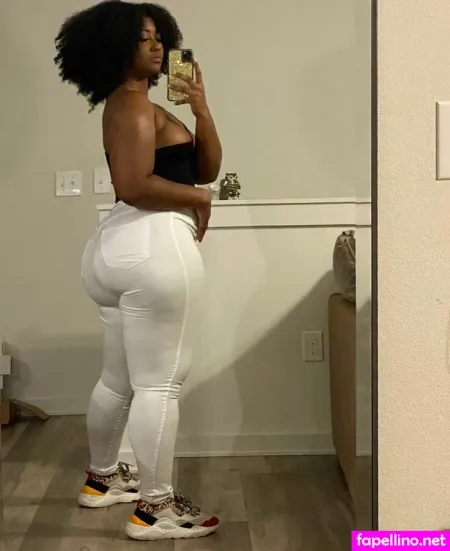 Monyelle OnlyFans Thumbnail #YXSVSIaFic