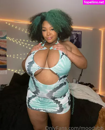 Moodybb OnlyFans Thumbnail #BUeYYl6Fpf