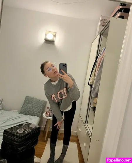 Moon Less 1 OnlyFans Thumbnail #IpbcfFn2c5