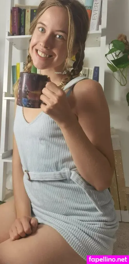 Moon Pie Melissa OnlyFans Thumbnail #Bpk4pvlfmZ