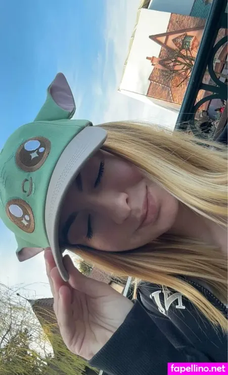 Moon Staroff OnlyFans Thumbnail #gpniS38afe