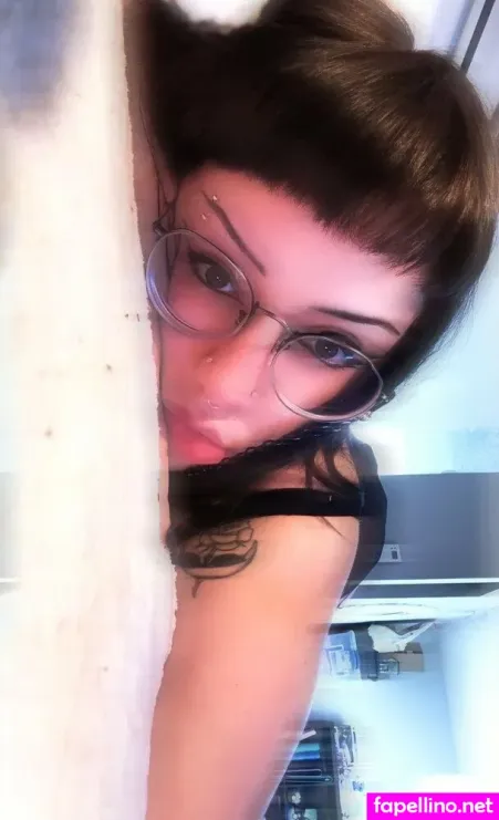 Moonlitkittyx OnlyFans Thumbnail #GleVJX7iPd