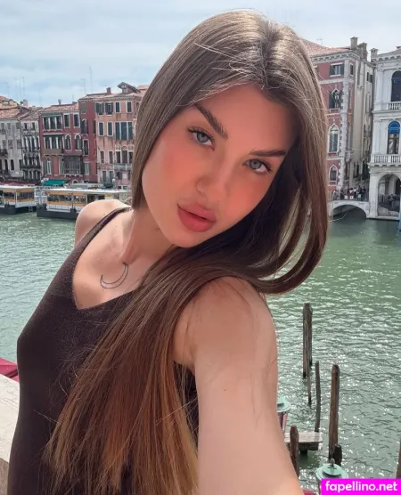 Moonwitchsabrina OnlyFans Thumbnail #2FNm5Oavzm