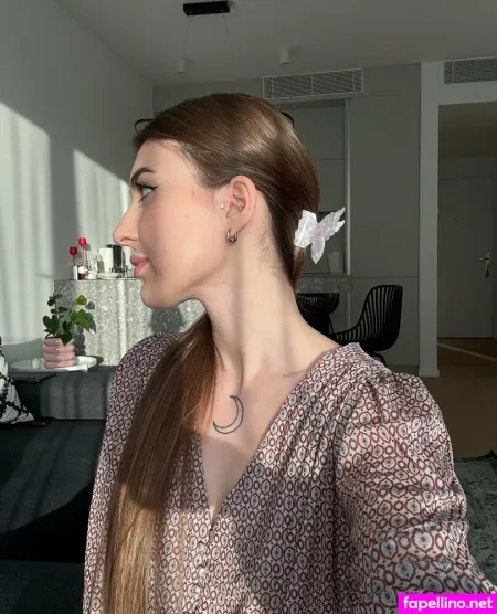 Moonwitchsabrina OnlyFans Thumbnail #VPhvIAhDfu