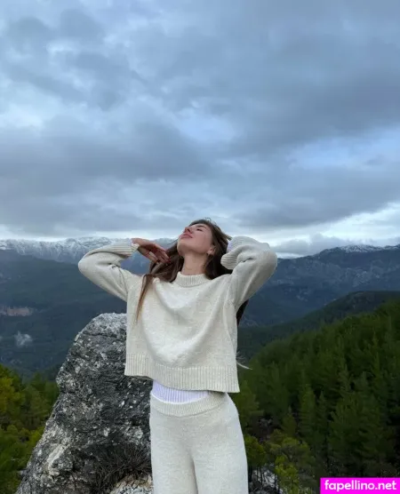 Moonwitchsabrina OnlyFans Thumbnail #i9VDdMkned