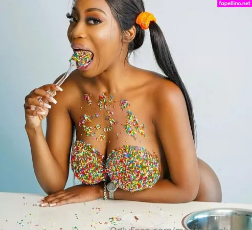 Moorexxxclusive OnlyFans Thumbnail #CCzhtDahMw