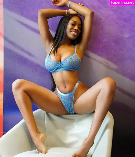 Moorexxxclusive OnlyFans Thumbnail #s3cjBhMpzJ