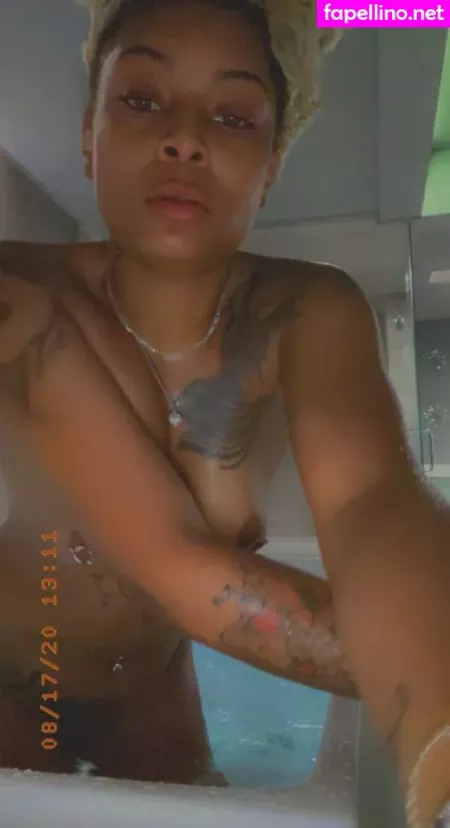 Moradora OnlyFans Thumbnail #jyL0VSkhwX