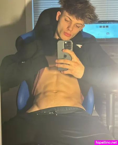 Moreeddy OnlyFans Thumbnail #8JksSlJqgL