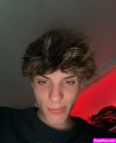 Moreeddy OnlyFans Thumbnail #99kOcjg9wD