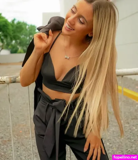 Morena Beltran OnlyFans Thumbnail #OALlhTYpox