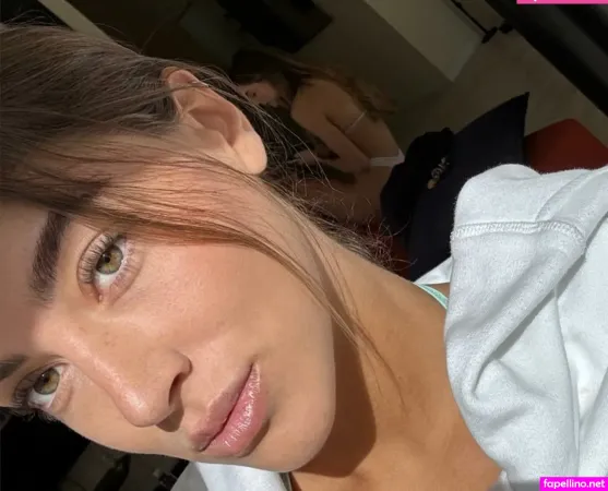 Morena Bradas OnlyFans Thumbnail #R6MJU9vRmz