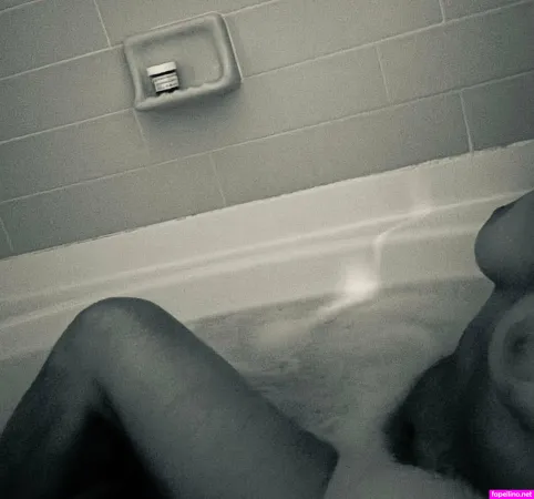 Moretolife Weslee86 OnlyFans Thumbnail #3cAob7SYbr