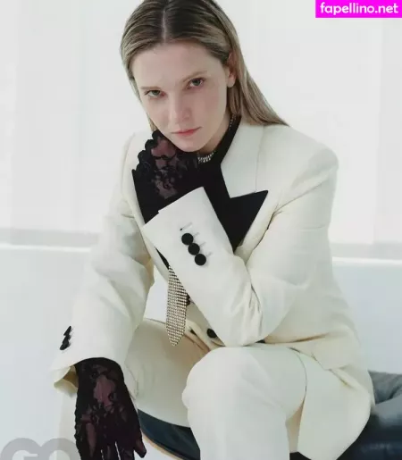 Morfydd Clark OnlyFans Thumbnail #ELciIKhIHb