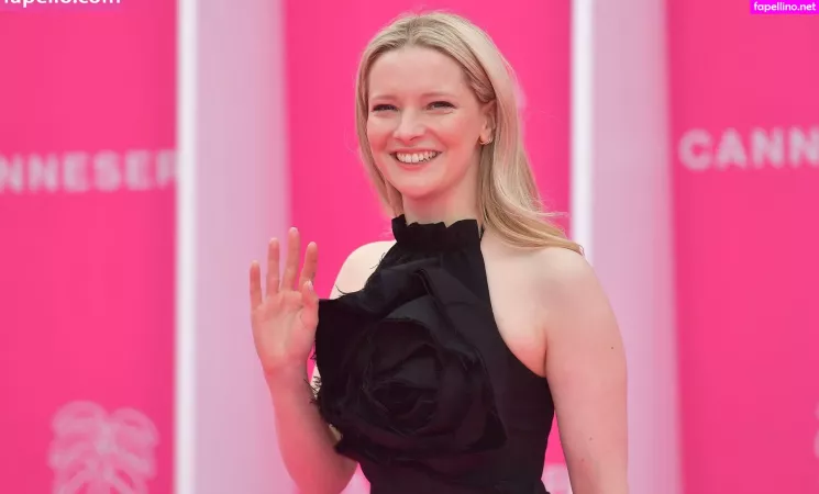 Morfydd Clark OnlyFans Thumbnail #HURkfnVinP