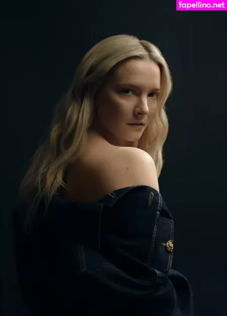 Morfydd Clark OnlyFans Thumbnail #T8MP3dbM0v