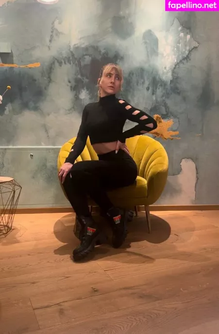 Movementswithmolly OnlyFans Thumbnail #4CJRTrFnbt