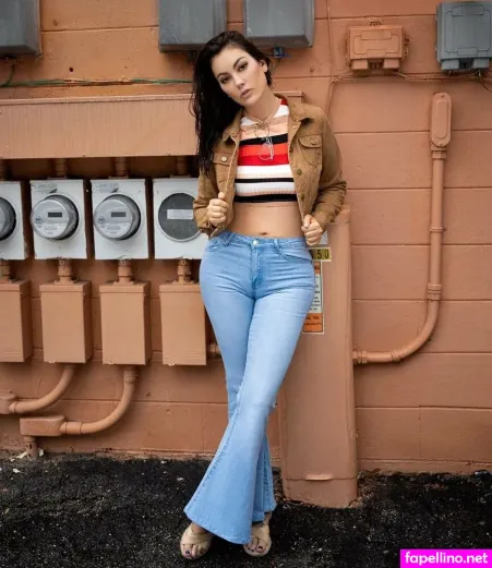 Movieswithnicola OnlyFans Thumbnail #J8cxqxtUjj