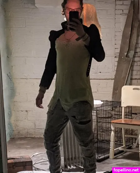 Moxxhole OnlyFans Thumbnail #1Yl82Iv2NY