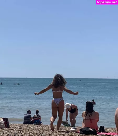 Moya Lothian Mclean OnlyFans Thumbnail #t1bNhUSncS