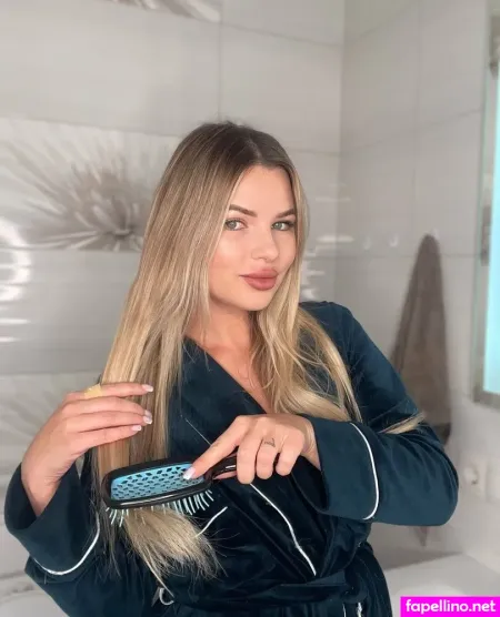 Mrs Alice OnlyFans Thumbnail #f2Eiix6mLp