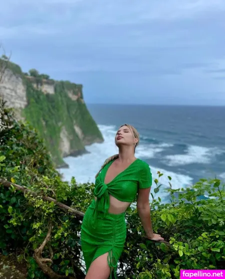 Mrs Alice OnlyFans Thumbnail #vOGWzdtrpj