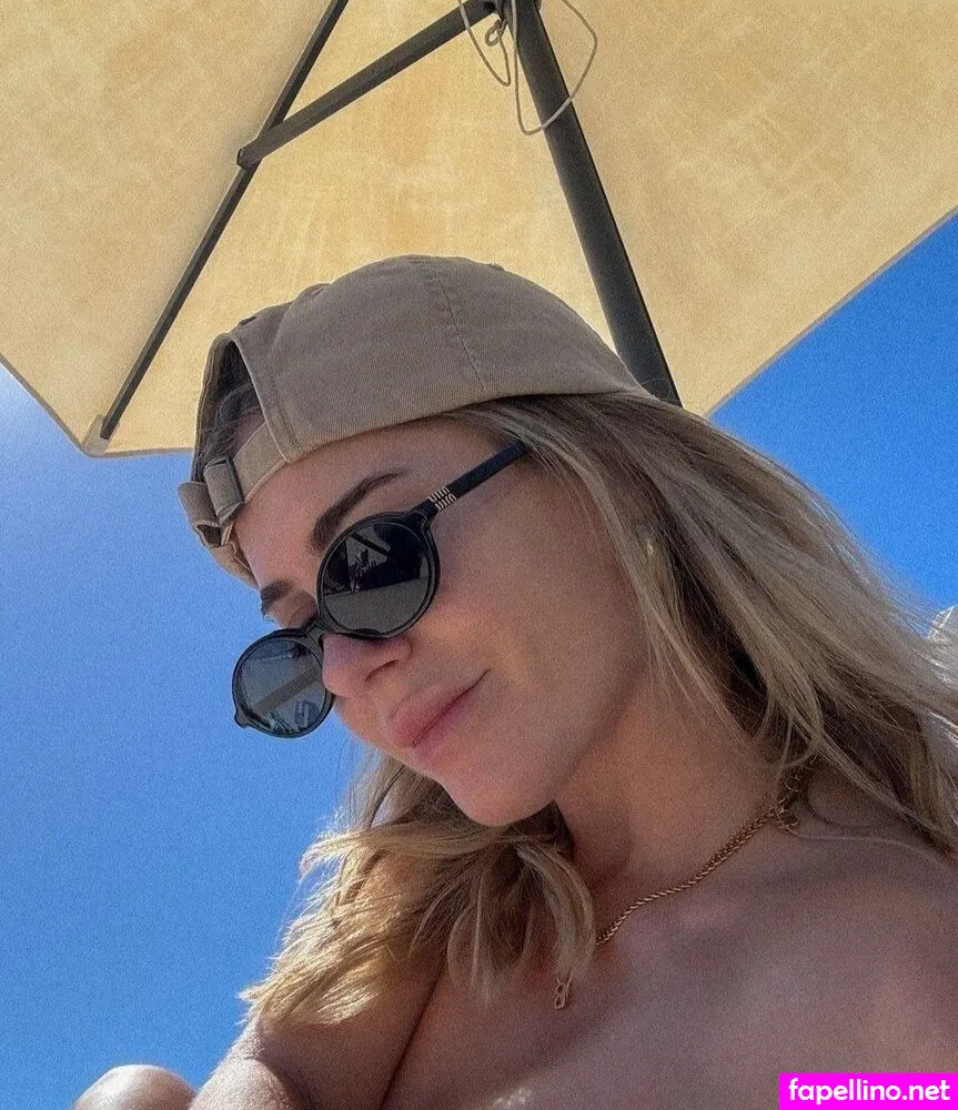 mrsbella, sarahtoninx9_ Nude Leaked OnlyFans Photo #5Q4hb2GtuR