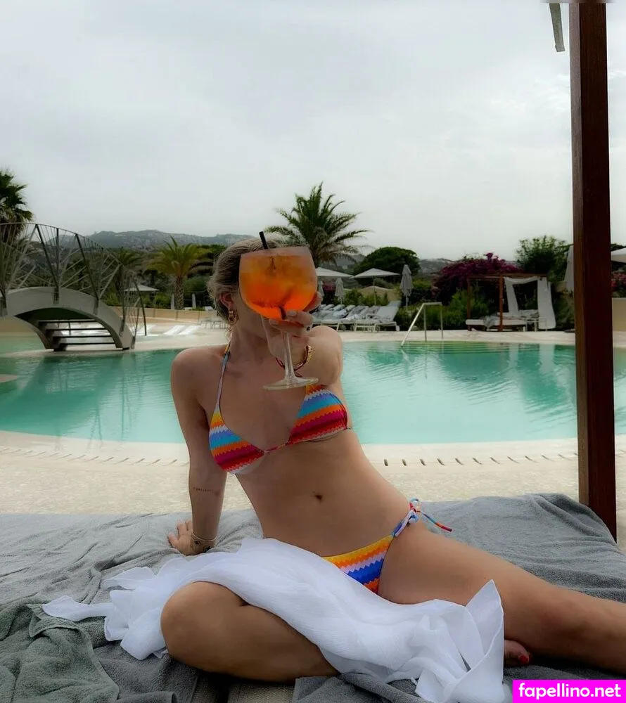 mrsbella, sarahtoninx9_ Nude Leaked OnlyFans Photo #S93cNZx2OC