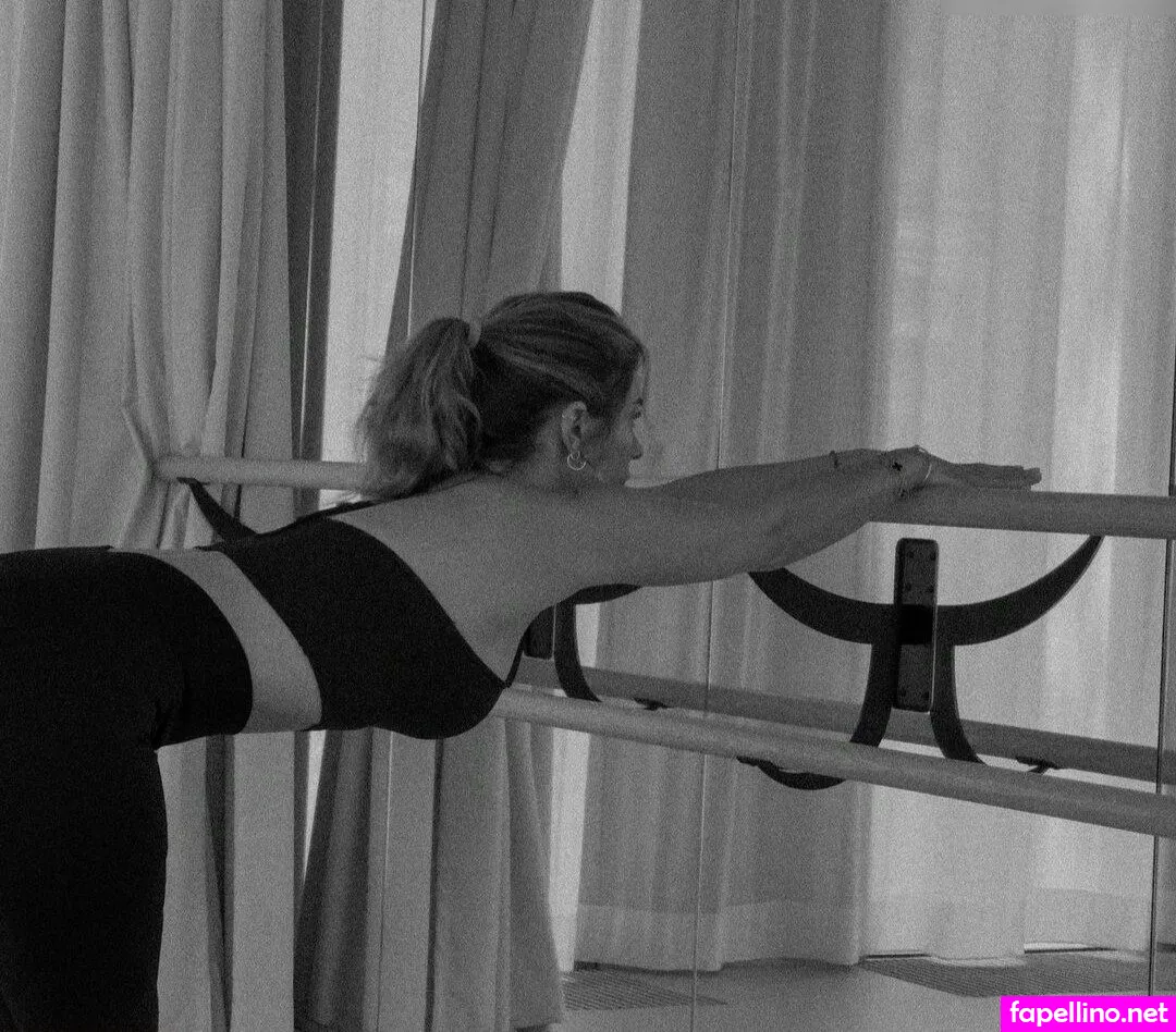 mrsbella, sarahtoninx9_ Nude Leaked OnlyFans Photo #SpG3m7e6XG