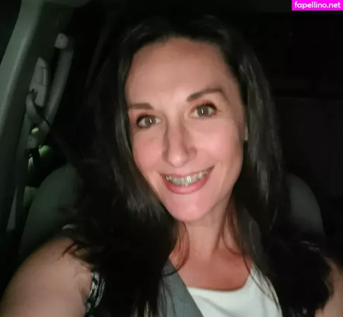 Mrs Bellacurves OnlyFans Thumbnail #347azpF1O5