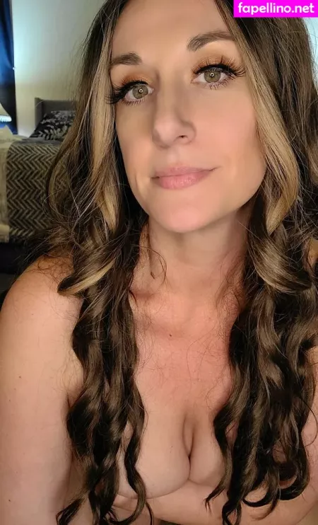 Mrs Bellacurves OnlyFans Thumbnail #NL2Onfw5us