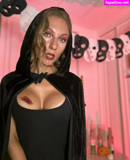 Mrs Kiss OnlyFans Thumbnail #rINADjL3Zs